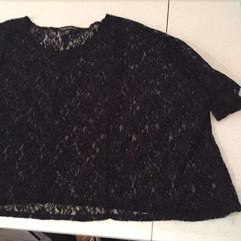 🎉4 for $20 Julian Chang lace top